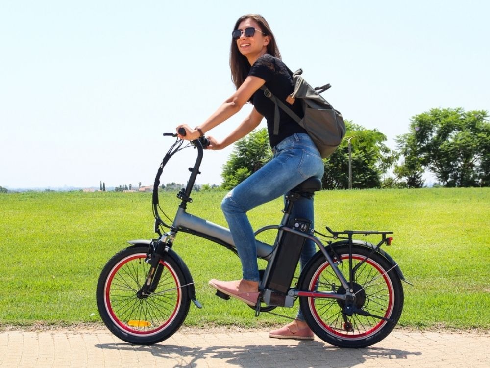 This Electric Folding Bike Gives You a Different Cycling Experience.