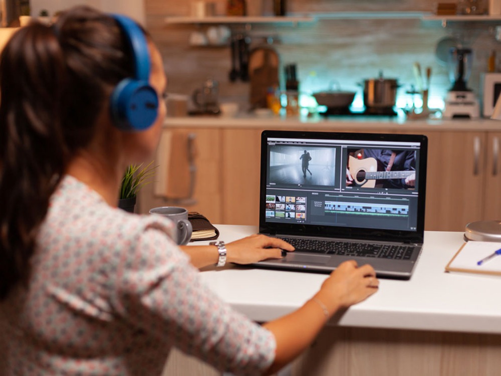 This Thin and Lightweight Laptop is here for Content Creators!