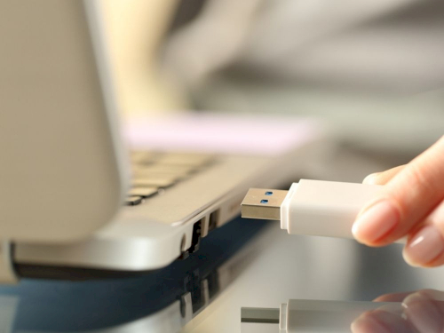 Yuk Kenalan Dengan Flash Drive Multifungsi Berbentuk Unik dan Praktis ini!