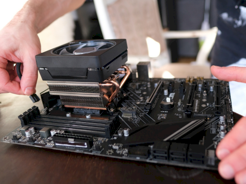 PC Case Ringkas Hemat Ruang Dengan Performa Keren ada Disini. Mari Kita Intip!