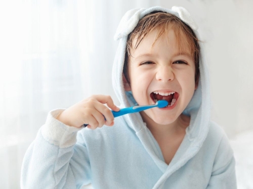 Tips Mudah untuk Melindungi Gigi Anak dari Bakteri Nakal